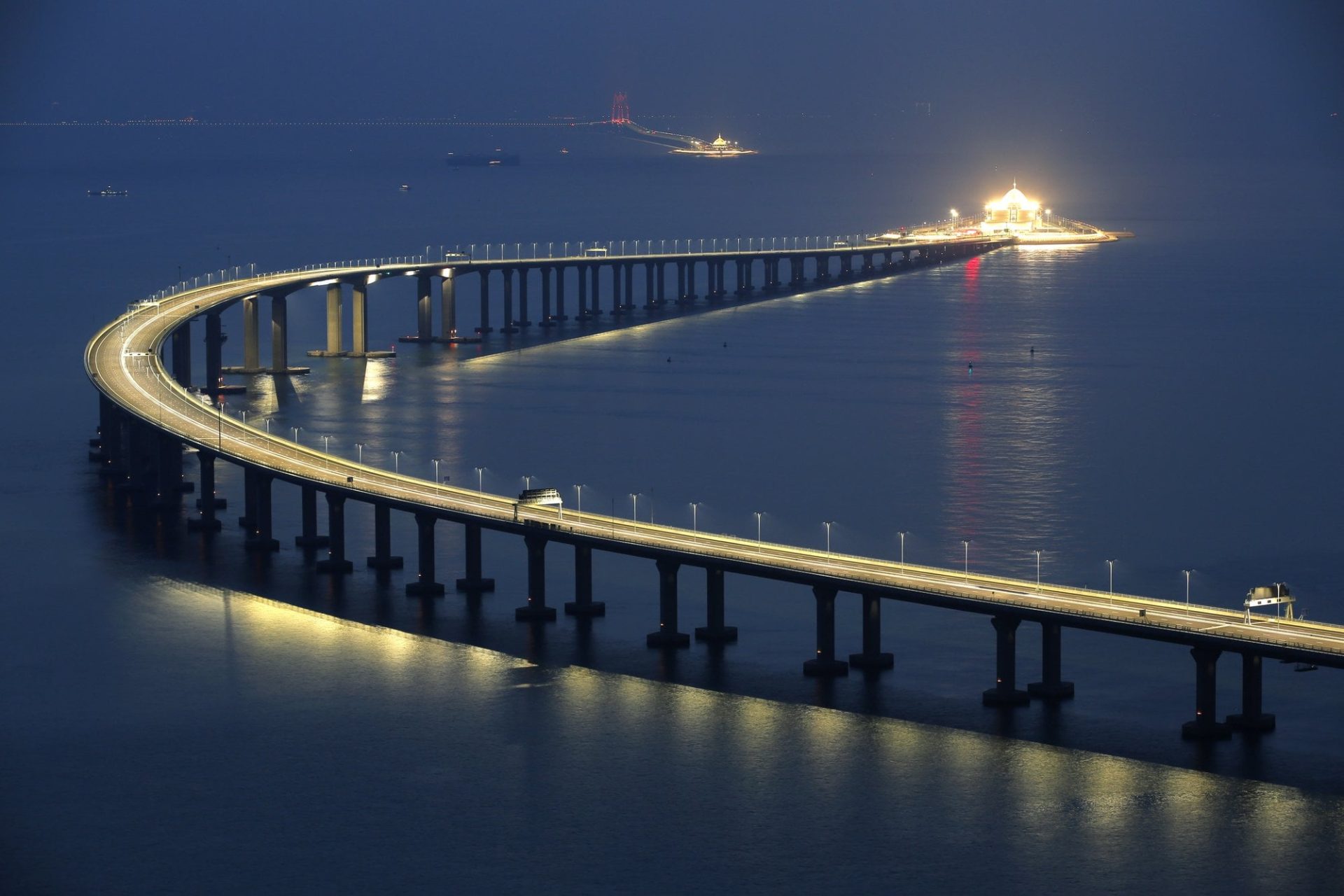 "China-Zhuhai-Macau-Hong Kong Bridge"