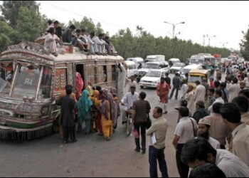 Karachi Public Transporters call for strike after CNG Prices hiked