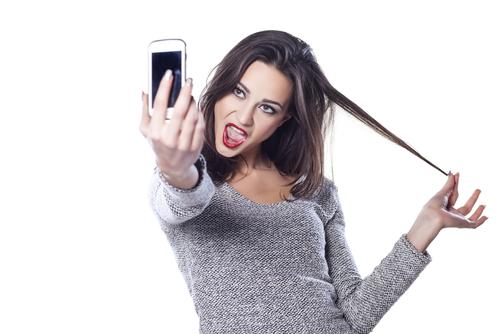 Sceintists Link Selfies To Narcissism Addiction And Mental Illness Incpak