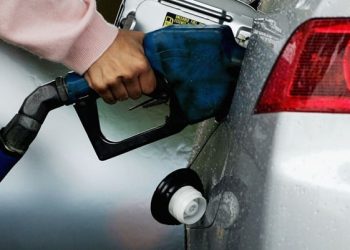 Petrol Prices likely to go up by Rs 5 in August