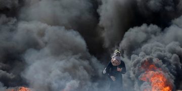 Israelis kill 38 Gaza protesters ahead of US embassy opening in Jerusalem