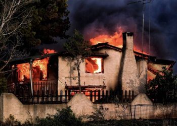 Greece wildfire: At least 60 killed and more than 100 injured