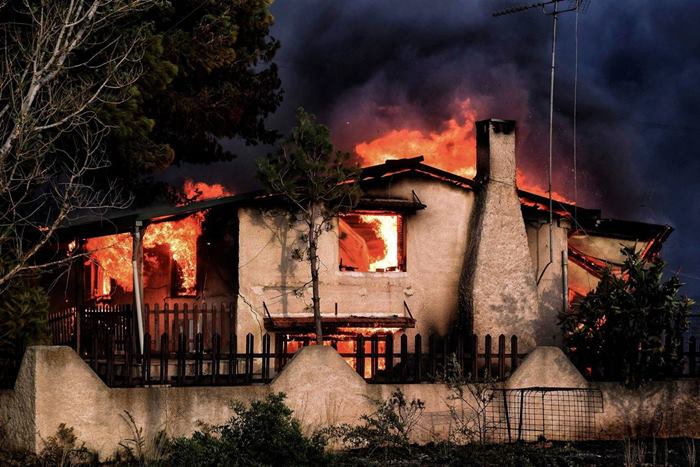 Greece wildfire: At least 60 killed and more than 100 injured