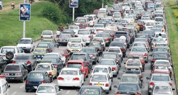 Lahore Traffic Plan to avoid standoff on Nawaz,Maryam Arrival