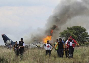 Mexico airliner crashes and burns, but all aboard survive