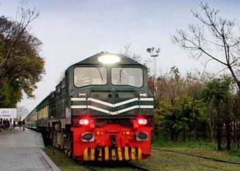 Pakistan Railways suspends Eight trains to Karachi