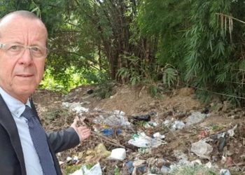 German Ambassador to Pakistan notices Garbage in Islamabad