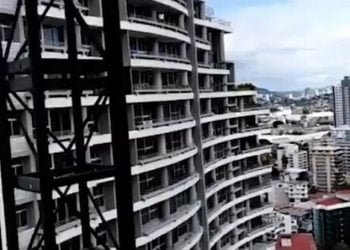 Selfie Death: Women Falls of 27th Floor Balcony