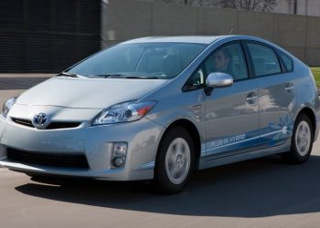 Toyota recalls 2.4 million hybrid cars for stalling problem