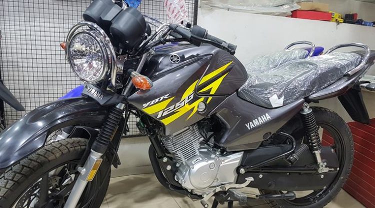 Yamaha Pakistan adds a new stylish colour in Yamaha YBR 125 G 2018 Motorbike. The images surfaced on Social media yesterday.