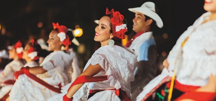 Veracruz Dancers Set Guinness World Record with La Bamba