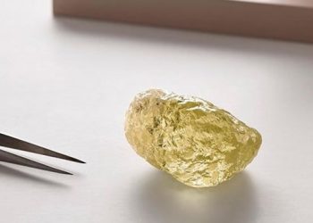 Miners Unearth 552-Carat Yellow Diamond In Canada