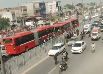 Two Metro Buses collide in Lahore