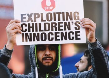 UK Muslim Parents Protest: Children Are Taught About LGBT