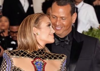 Jennifer Lopez and Alex Rodriguez Announce Their Engagement