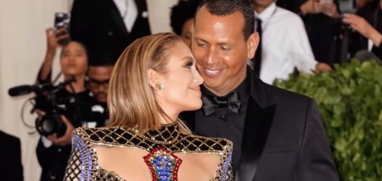 Jennifer Lopez and Alex Rodriguez Announce Their Engagement