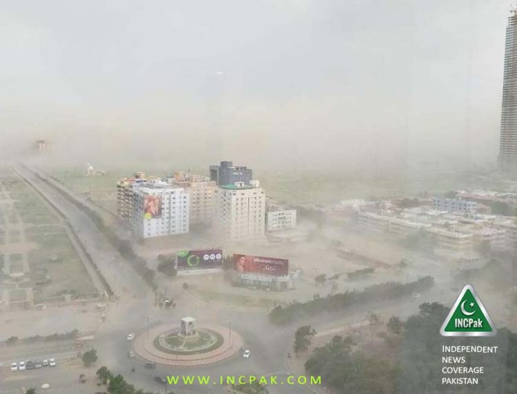 An Intense Dust Storm hits Karachi five dead 86 injured