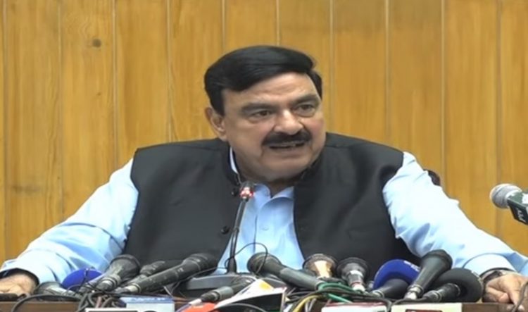 Quetta-Taftan train service suspended: Sheikh Rasheed