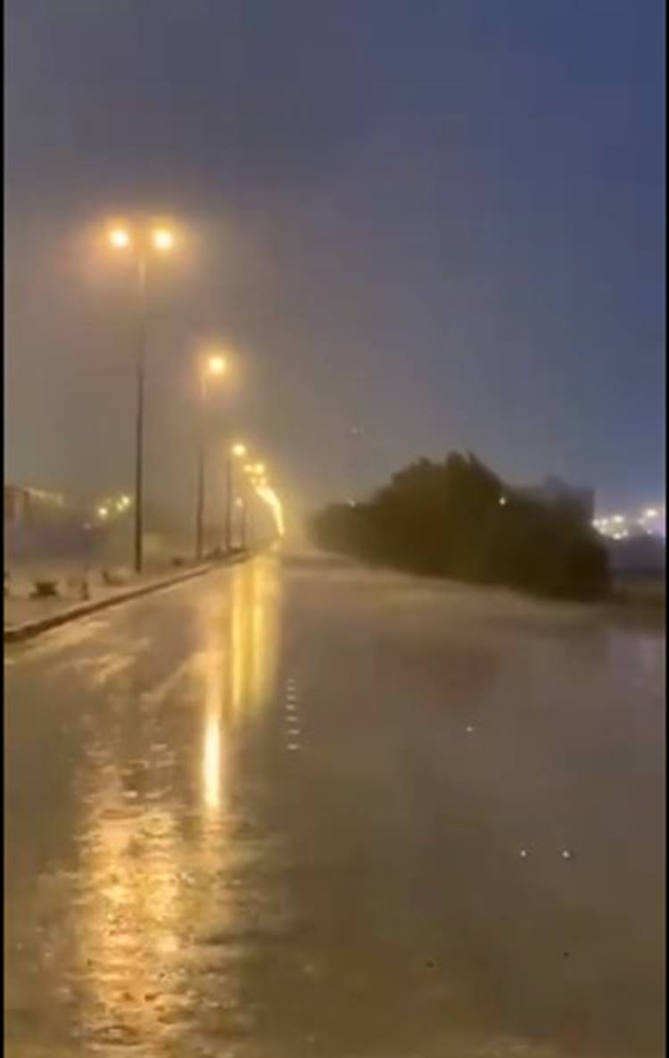 Saudi Arabia Riyadh City Hit by Hail Storm INCPak