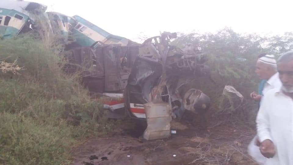 Akber Bugti Lahore/Quetta bound Express had an accident with a goods train near Sadiqabad, Punjab killing 21 people and injuring 90 passengers. 