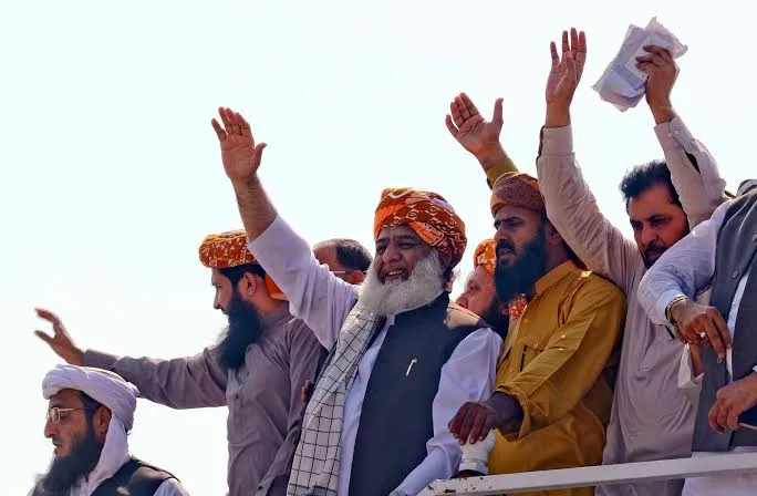 JUI-F 'Azadi March' Plan B execution underway