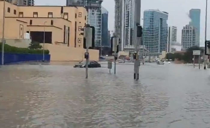 Heavy Rainfall In Dubai Airport Flooded And Flights Affected INCPak   Dubai Featured 