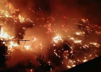 A massive fire engulfed 400 tent houses in Teen Hatti Karachi