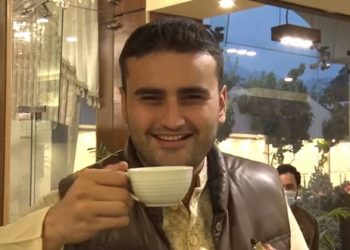 CZN Burak, Burak Ozdemir, Pakistan Tea is Fantastic