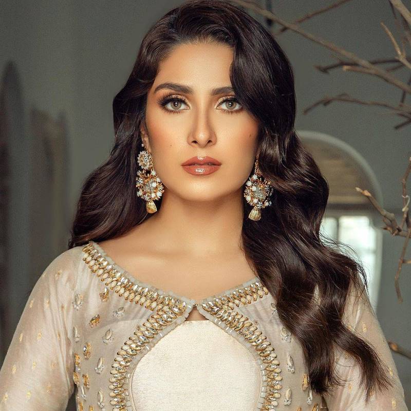 Ayeza Khan Celebrates 10 Million Instagram Followers - INCPak