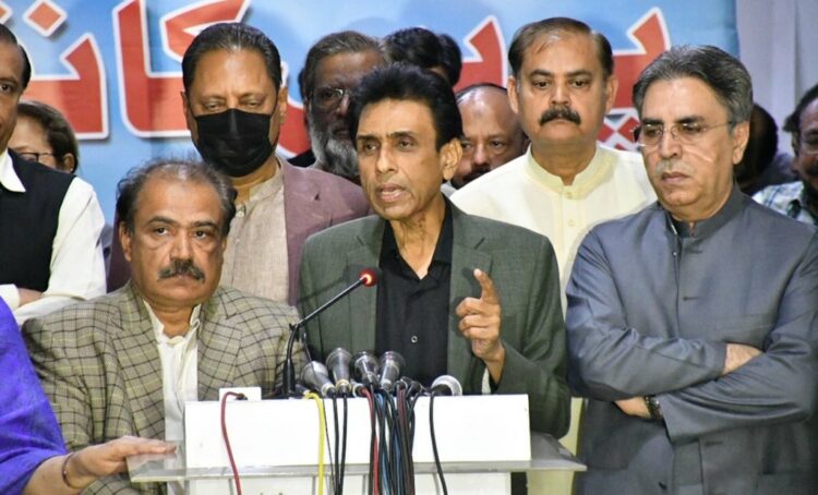 PM Khan loses 'Nafees Log' MQM-P Joins Opposition in No Confidence