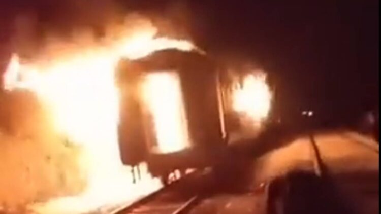 Karachi Express Train, Karachi Express, Karachi Express Train Fire, Karachi Express Fire, Train Fire, Karachi Train Fire