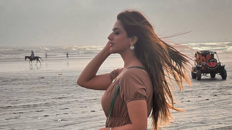 Jannat Mirza, Beach Pictures