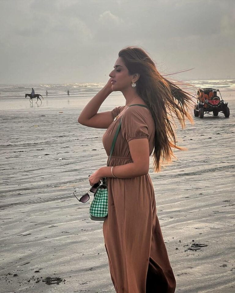 Jannat Mirza Beach Pictures Go Viral INCPak