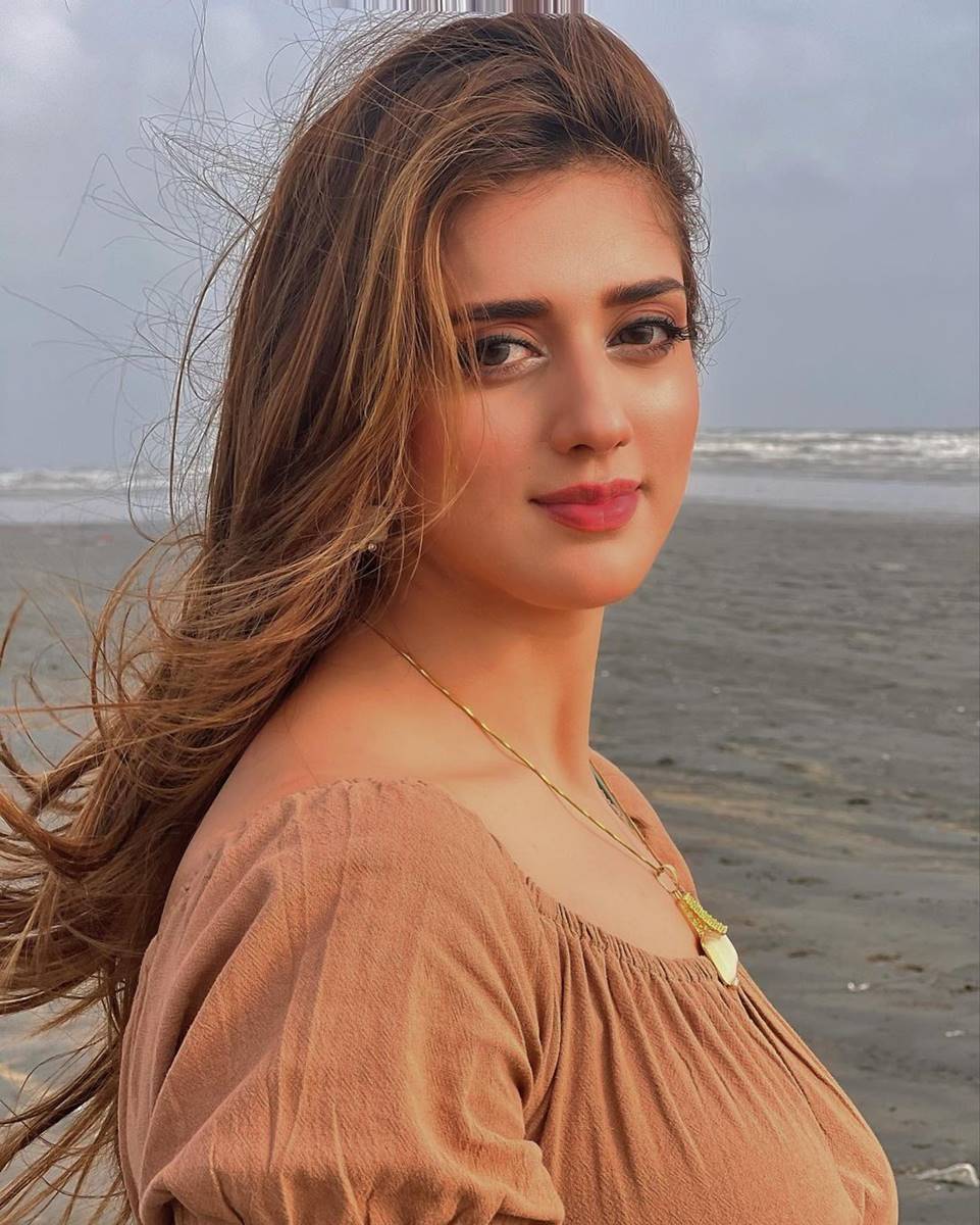 Jannat Mirza Beach Pictures Go Viral - INCPak