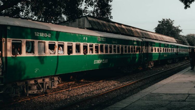 Pakistan Railways, Discount Train Fares, Train Fares Eid, Special Trains, Special Trains Eid ul Azha, Special Trains Eid