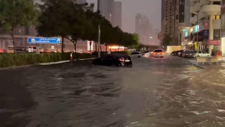 Dubai Rain, UAE Rain, Dubai Flood, Dubai Roads, UAE Roads