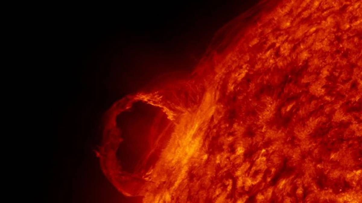 Solar Superstorm Feared to Fry Satellites and Cause MonthsLong