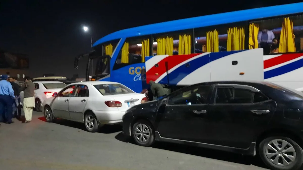 Srinagar highway, protest srinagar highway, traffic update, traffic srinagar highway