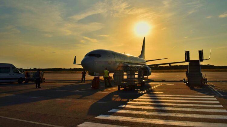 Abu Dhabi, Abu Dhabi Airports