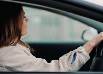 Female Drivers, Female Drivers Lahore, Driving License