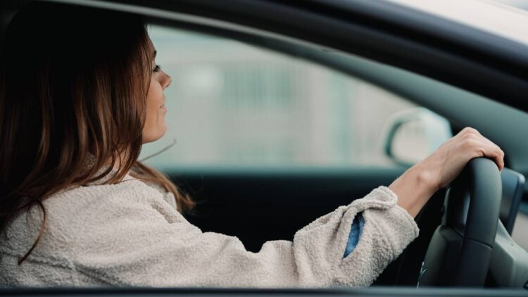 Female Drivers, Female Drivers Lahore, Driving License