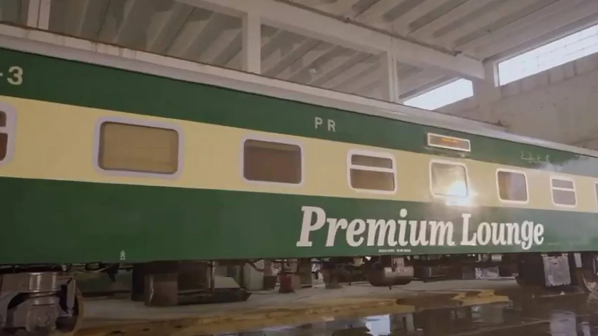 Pakistan railways, pakistan railways dining car, pakistan railways premium lounge, bahauddin zakariya express