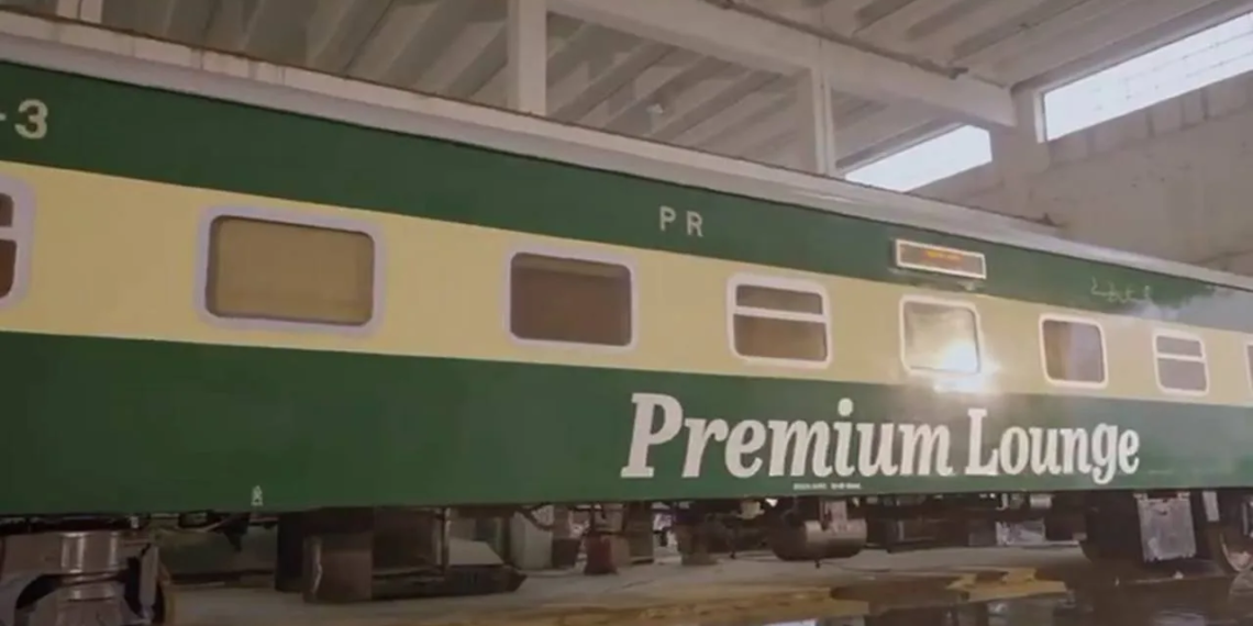 Pakistan Railways, Pakistan Railways Dining Car, Pakistan Railways Premium Lounge, Bahauddin Zakariya Express