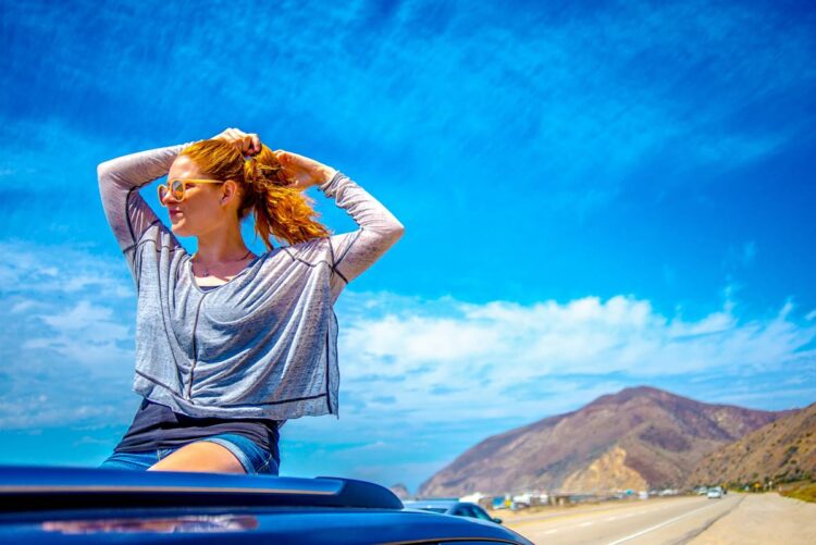 Dubai, Abu Dhabi Announce Dh2,000 Fine for Popping Head Out of Vehicle's Sunroof