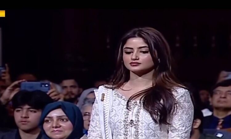 Sajal Ali Receives Tamgha-e-Imtiaz on Pakistan Day