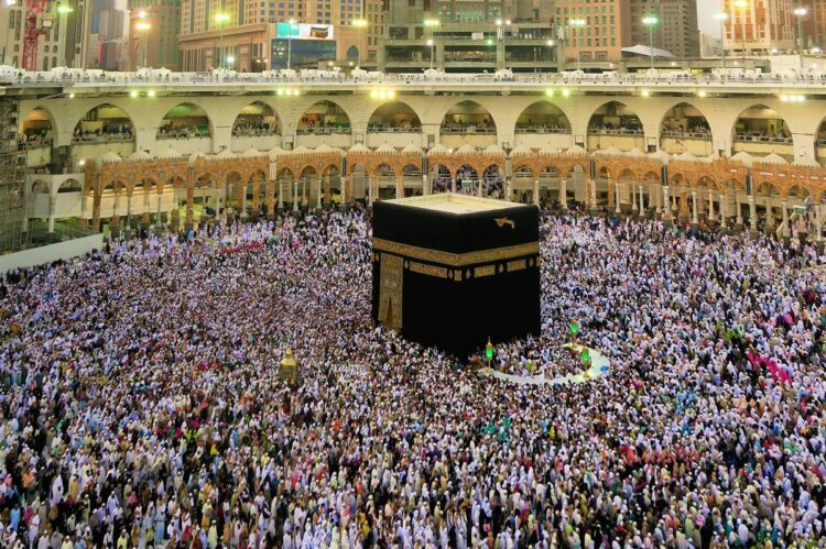 Saudi Arabia Restricts Access to Kaaba Courtyard to Umrah Pilgrims