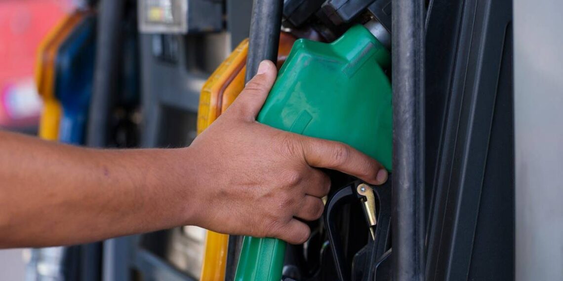 Petrol Prices Likely to Fall By Rs. 5 Per Litre