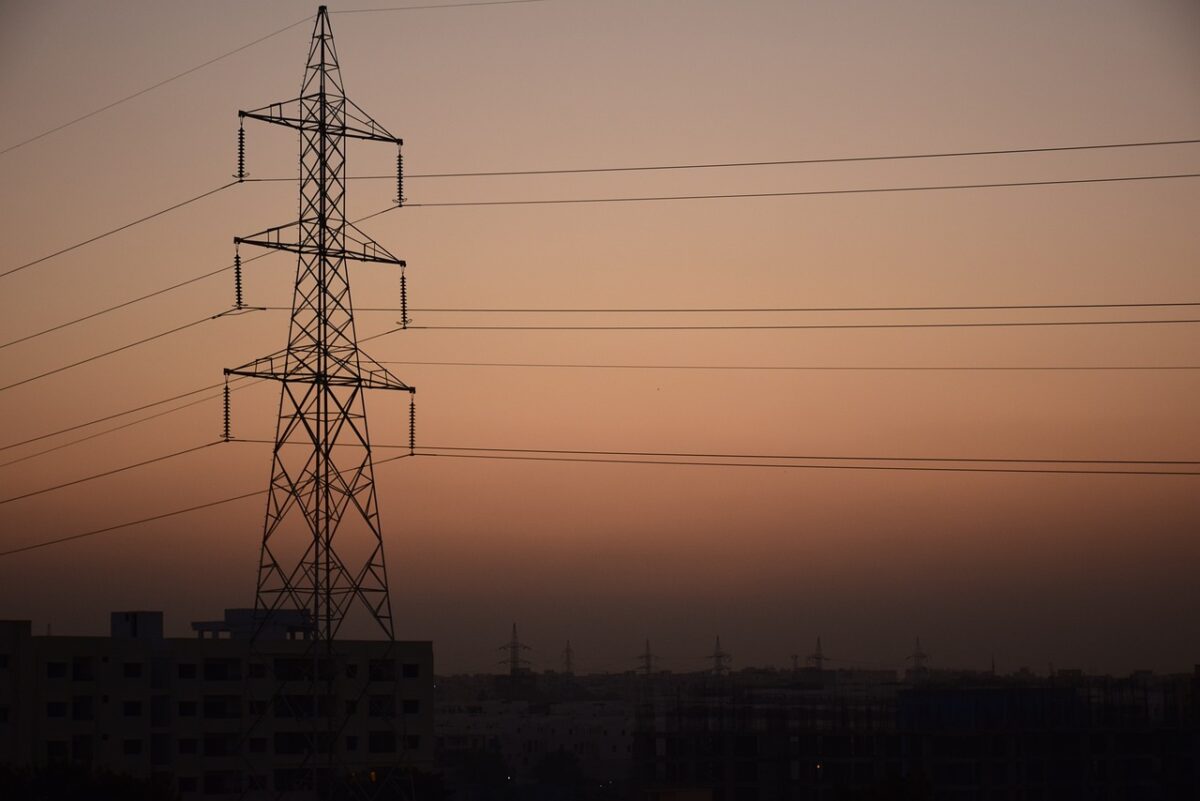 Govt seeks 25% hike in electricity tariff to manage power sector revenue