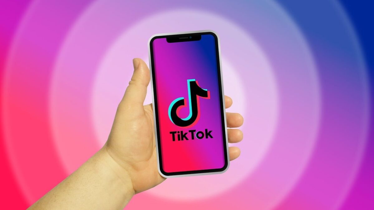 Tiktok testing ai-generated search results using chatgpt