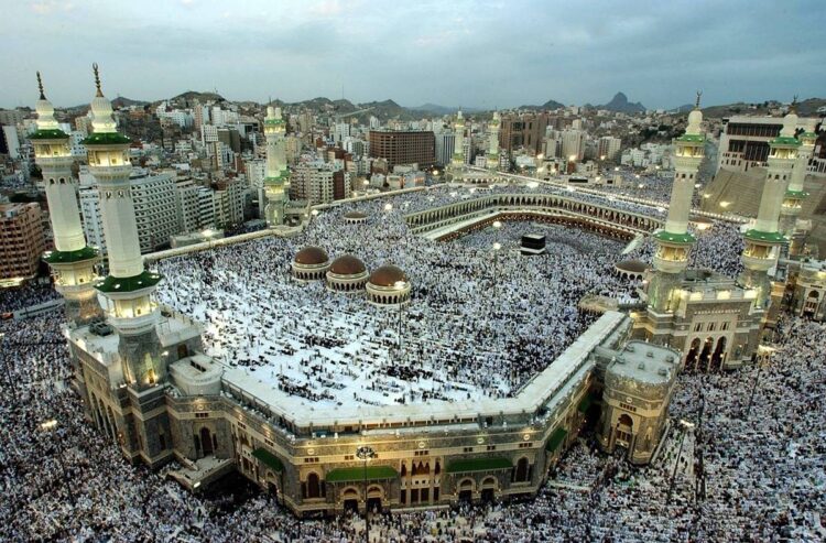 Saudi Arabia Issues Heat Warning for Hajj Pilgrims